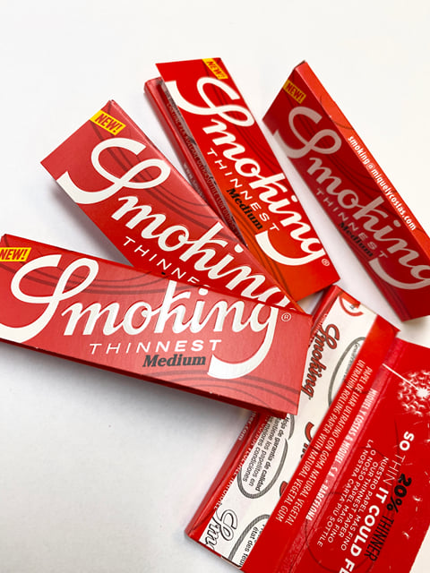 SMOKING THINNEST 1 1/4 Size Medium & King Size